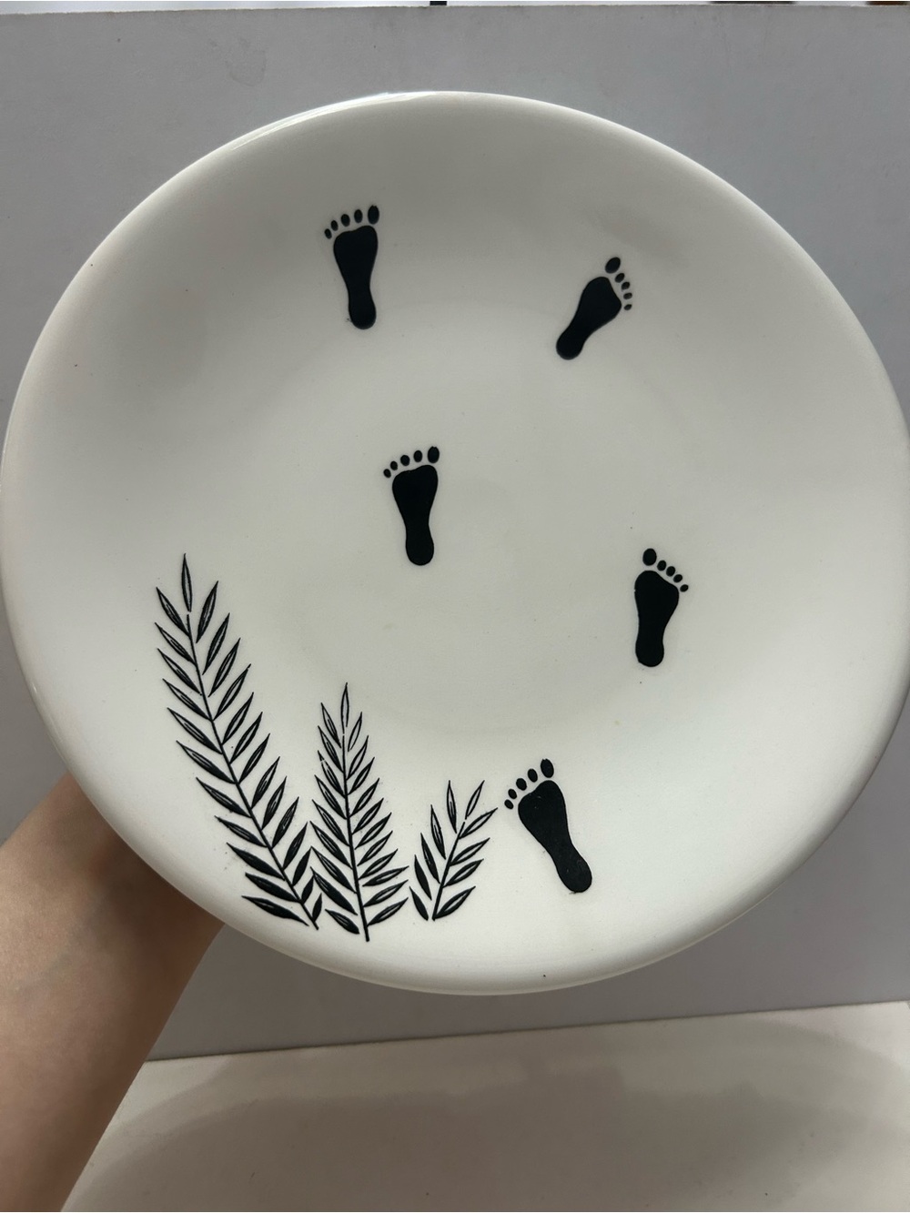 Vintage Plate Wedgwood & Co Man Friday 8" MCM White & Black Footprints 1961
